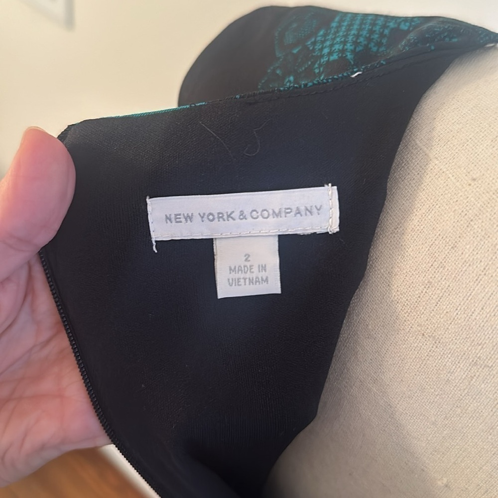 **LAST CALL**  NY & Co Black and Emerald Green Sheath Dress Size 2 - Picture 6 of 6